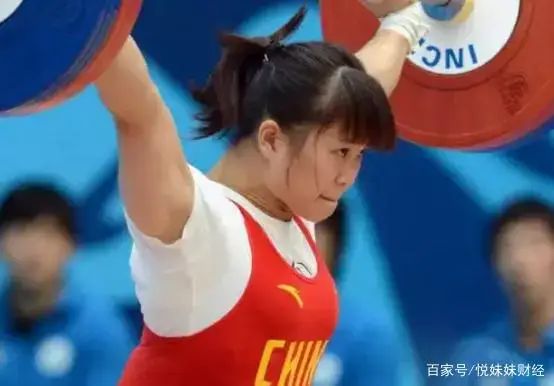 举重冠军侯智慧简介_举重冠军侯_中国举重冠军小时候图片