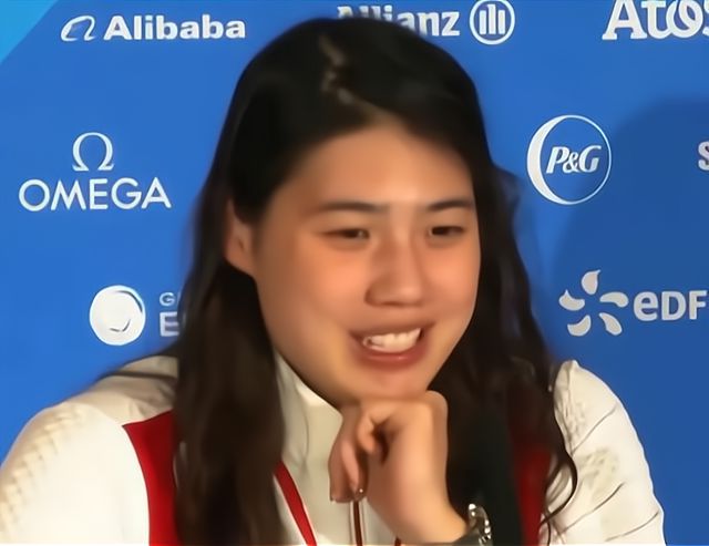 成就游泳冠军之蝶泳_游泳比赛蝶泳腿拿冠军_蝶泳金牌得主