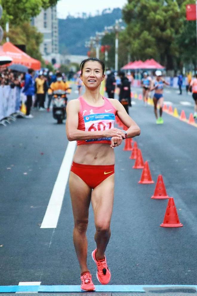 竞走冠军王丽萍是哪一年的冠军_竞走冠军王丽萍现在在干嘛_竞走冠军王丽萍为什么没有国旗