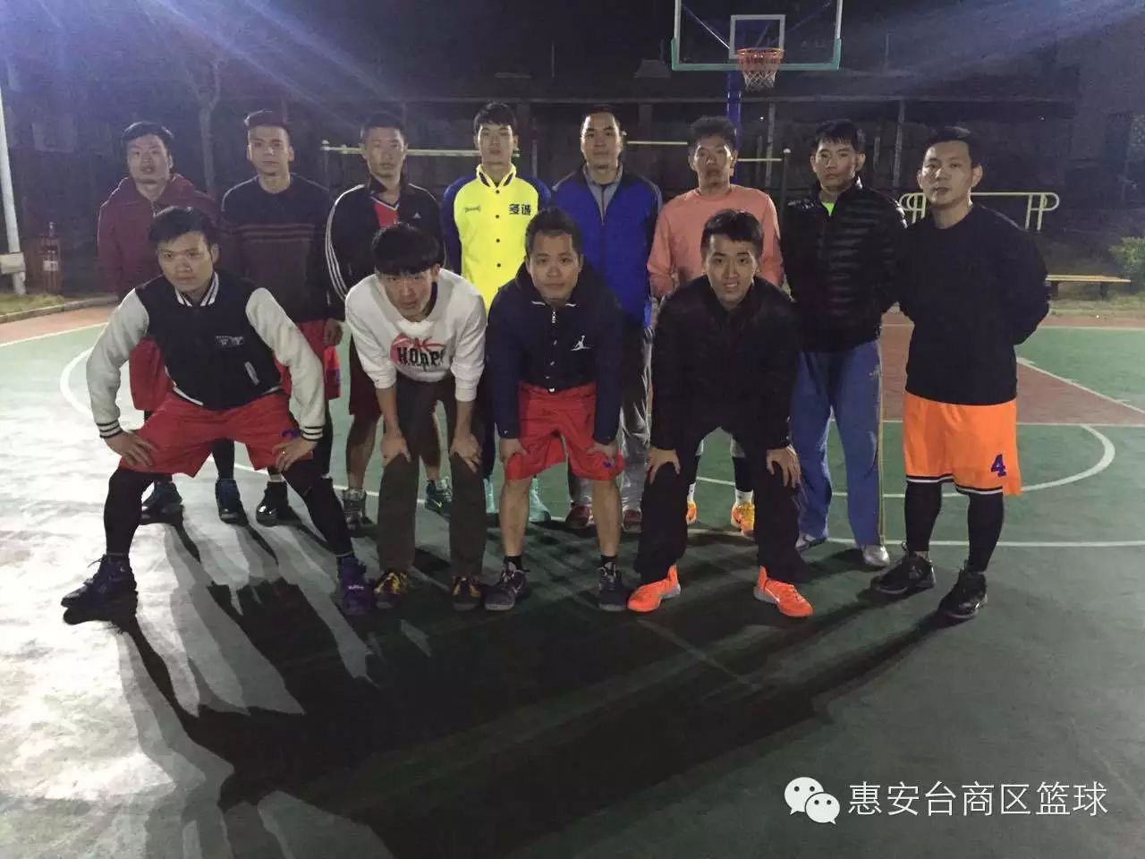 篮球切球怎么练_篮球切入视频教学_打篮球精准切球技巧图片