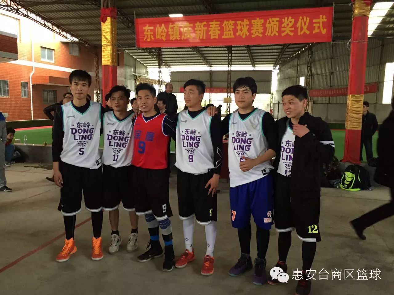 篮球切入视频教学_打篮球精准切球技巧图片_篮球切球怎么练