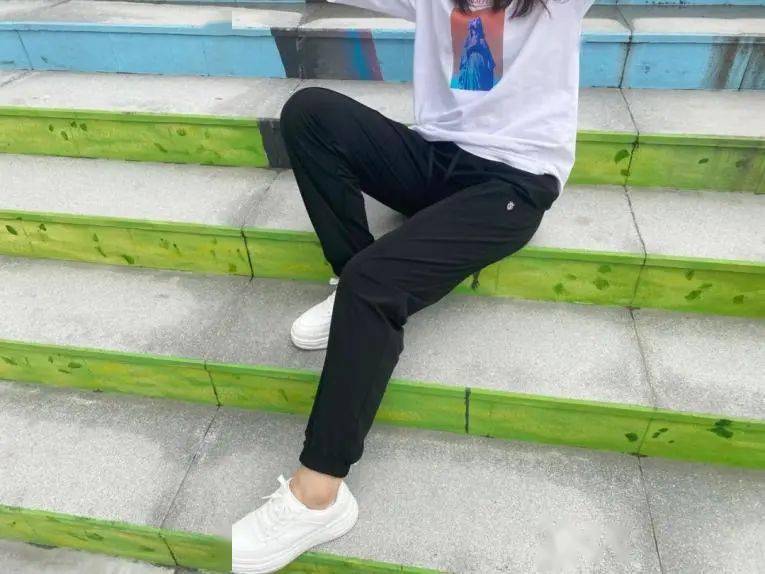 夏天健身房运动裤_夏天健身房锻炼注意事项_夏天的健身房
