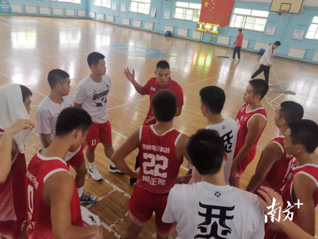 上海浦东外事服务学校篮球队_上海浦东外事职业学校_上海浦东外事服务学校足球队冠军