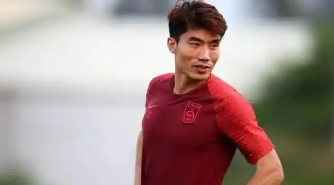 中国足球历史最强球员_最强足球历史人中国有几个_中国历史足球最强的人
