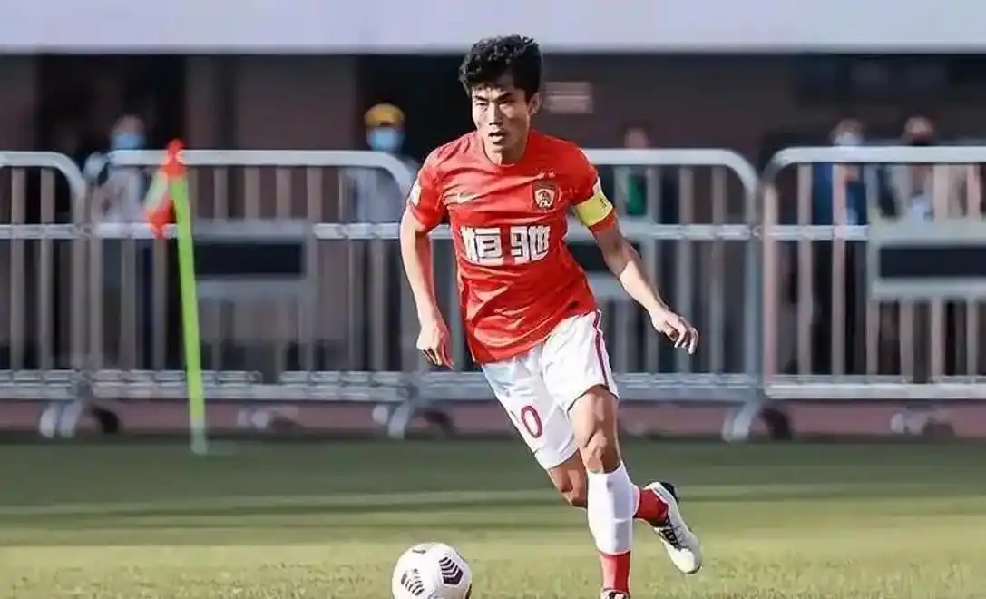 最强足球历史人中国有几个_中国足球历史最强球员_中国历史足球最强的人